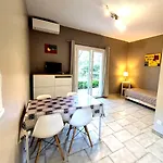 Apartmán Dans En Rez De Jardin