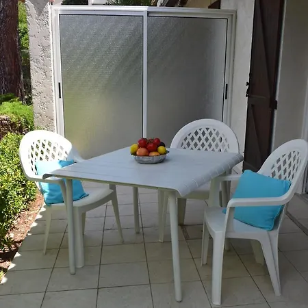 Apartment Dans En Rez De Jardin Hyeres