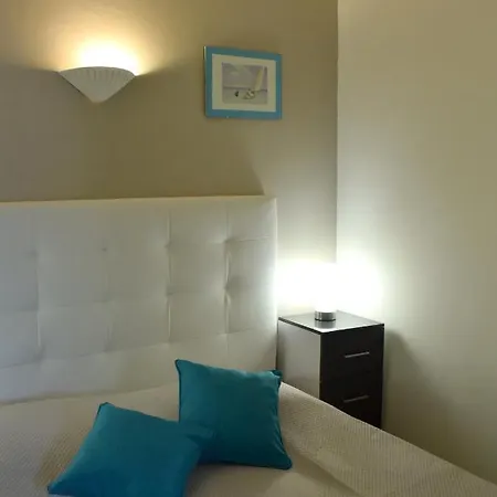 Dans En Rez De Jardin 公寓