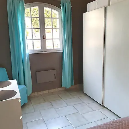 公寓 Dans En Rez De Jardin