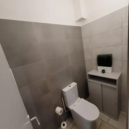 公寓 Dans En Rez De Jardin 耶尔