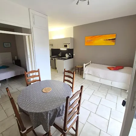 公寓 Dans En Rez De Jardin *