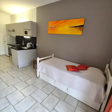 Dans En Rez De Jardin 公寓 耶尔