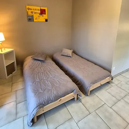 Apartmán Dans En Rez De Jardin
